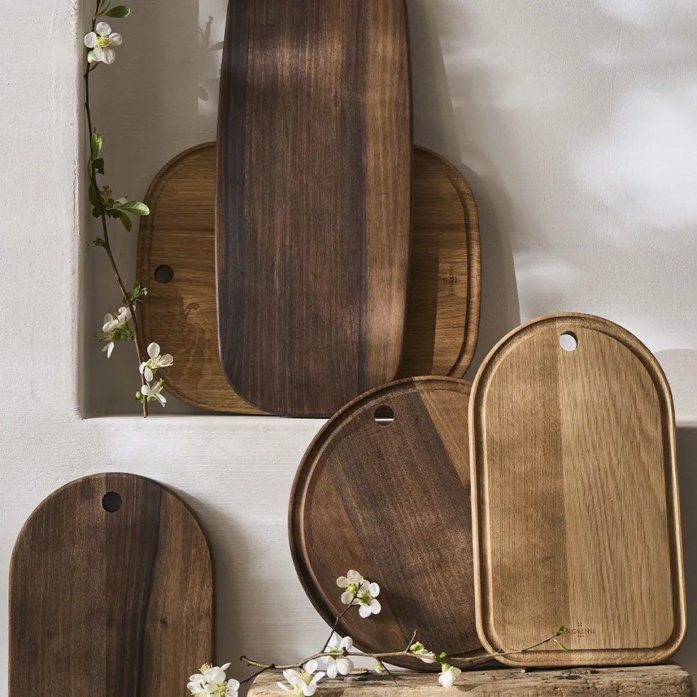PLANCHES LES ESSENCES Planche à découper en chêne 29 cm